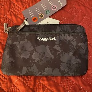Bagggallini Crossbody Bag